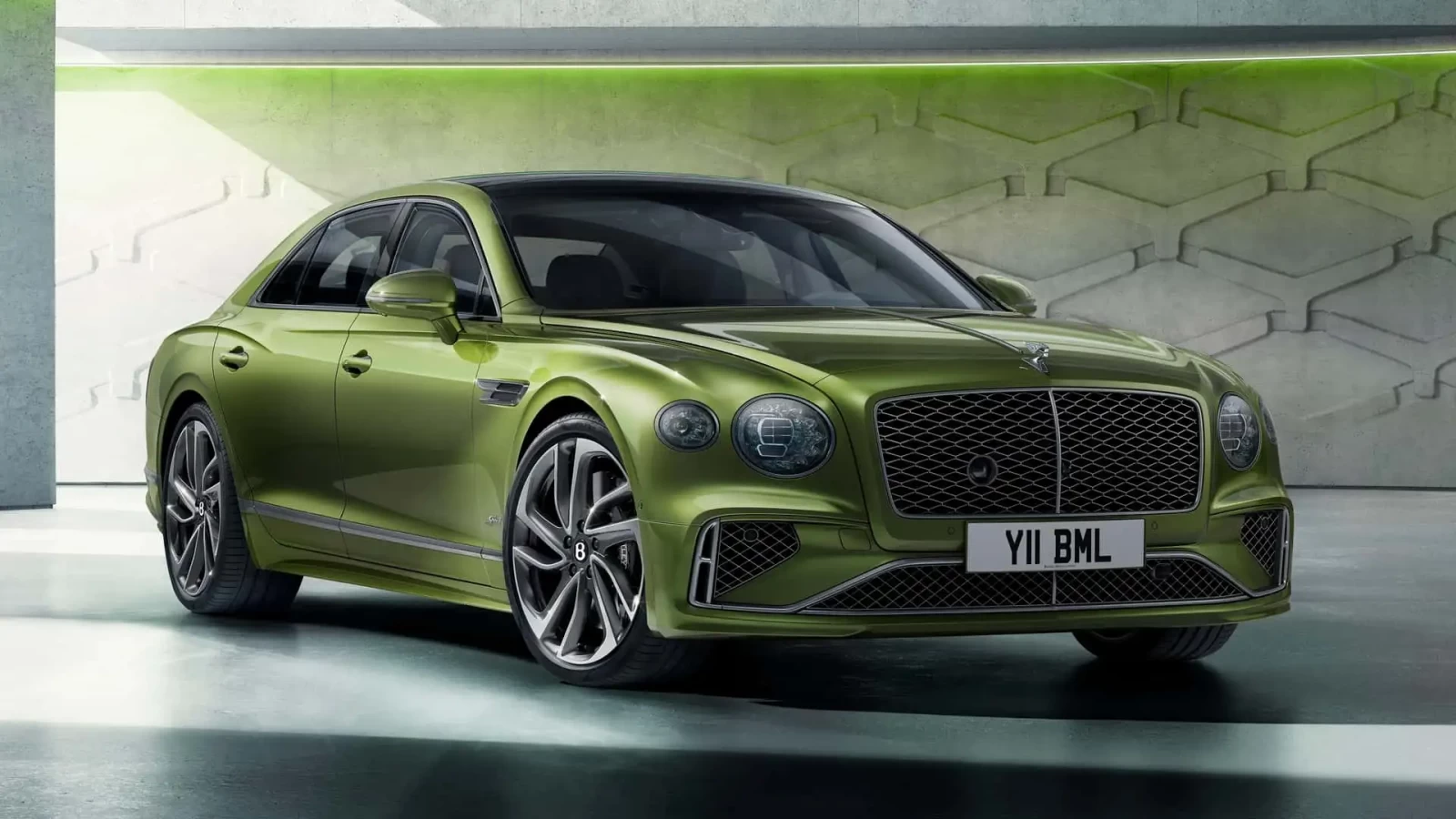 2025 Bentley Flying Spur: Budur