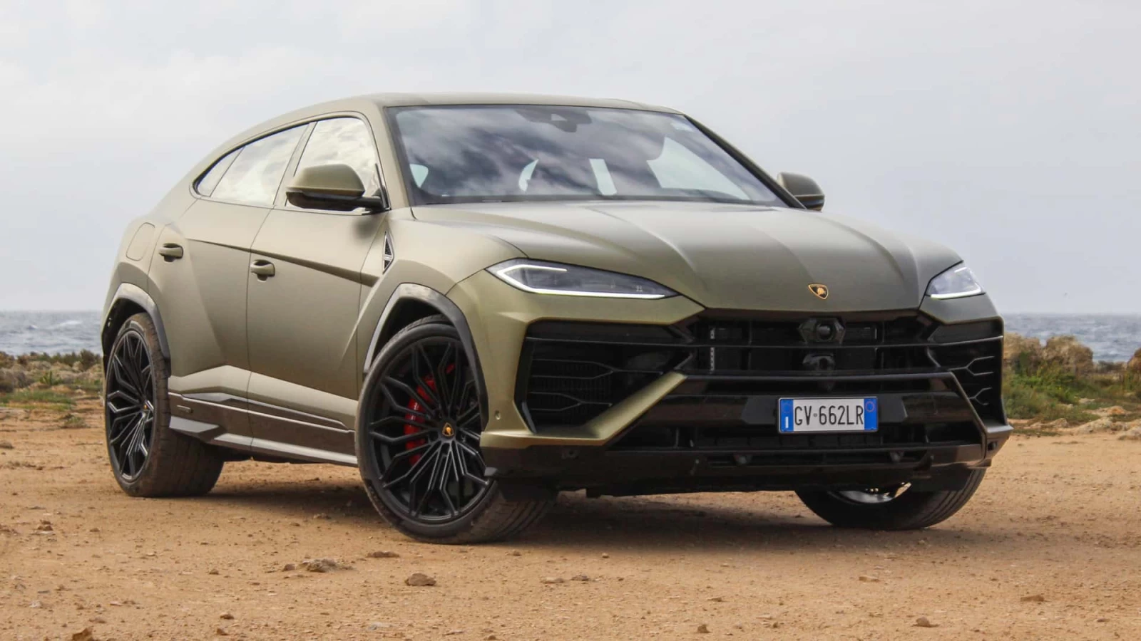 Siz Lamborghini Urus Hibridini Ciddi Almalısınız